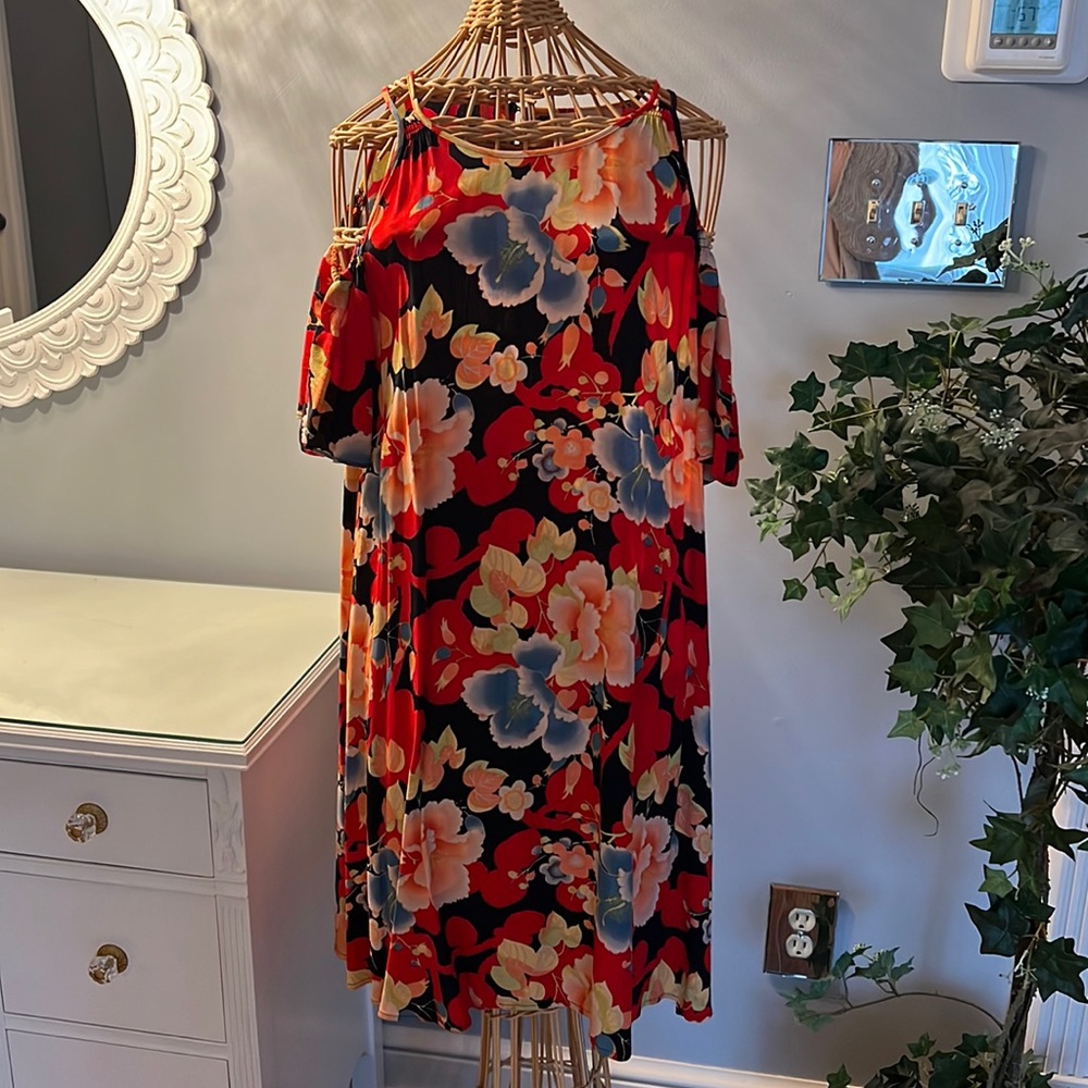Summer Floral Dress with Cut-out Sholders